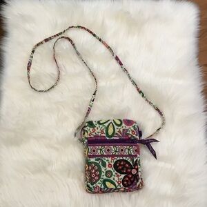 VERA Bradley crossbody with velcro closure